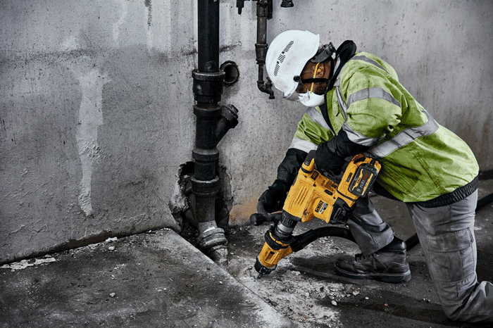 DeWalt Cordless SDS Max Chipping Hammer Kit 15 lb. DCH832X1